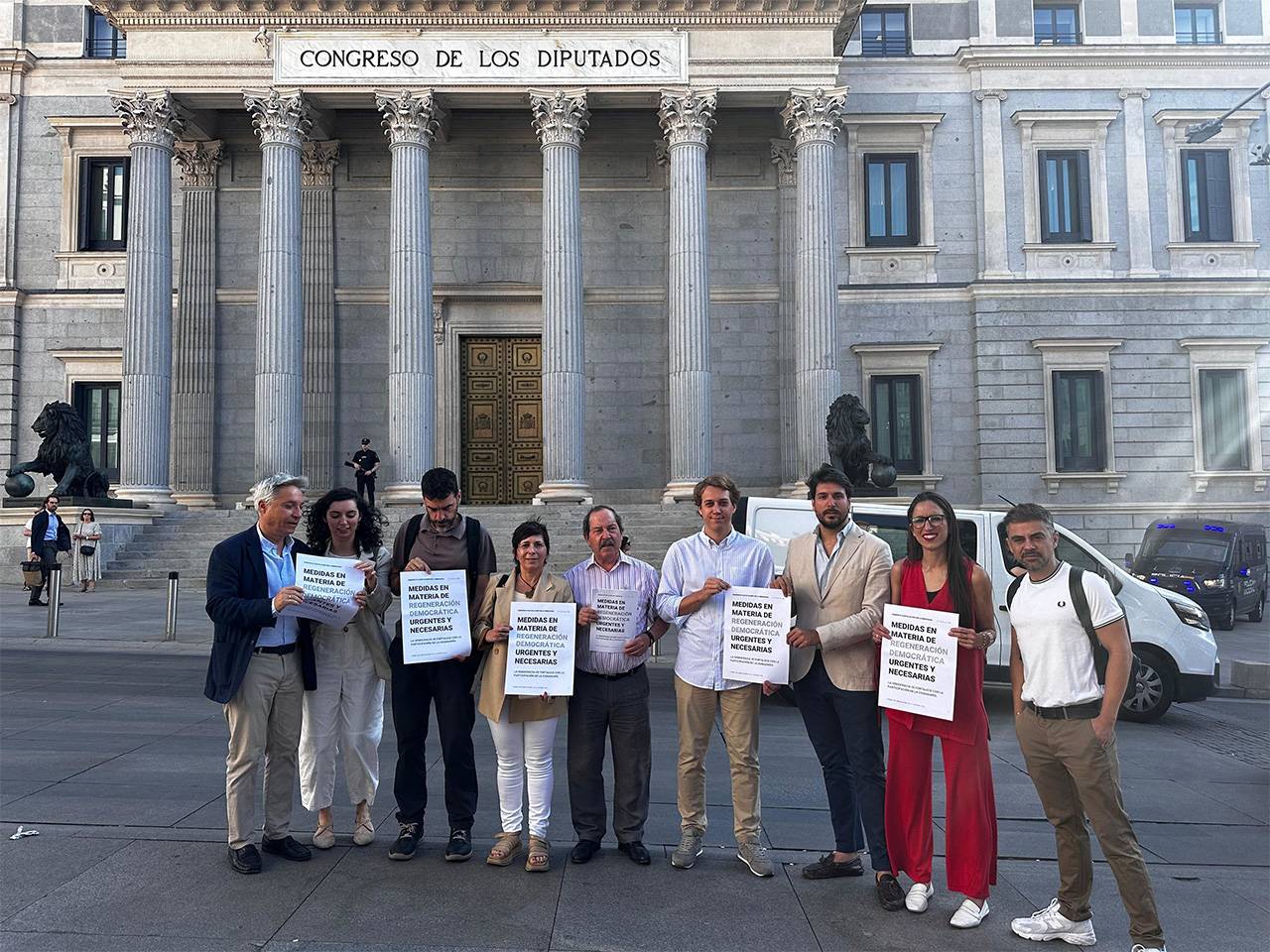 Más de 35 organizaciones lanzan un manifiesto con medidas urgentes para mejorar la salud democrática en España