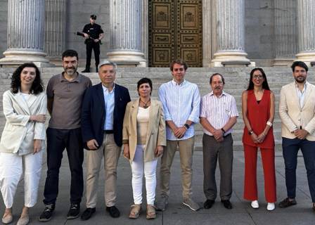 La sociedad civil exige al Gobierno 5 medidas urgentes para la regeneración democrática